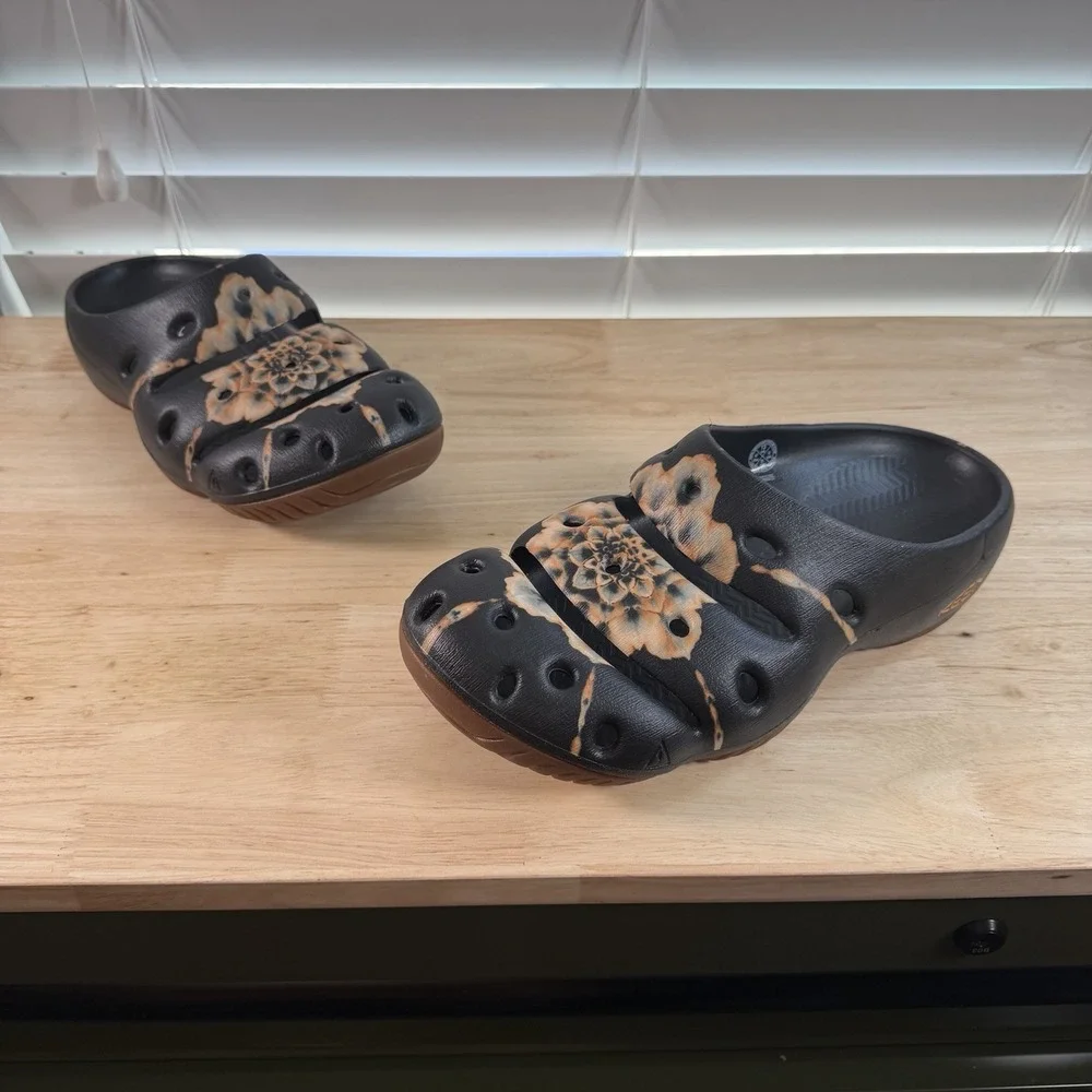 KEEN Yogui Arts Men's size 13 Slide Clog Shoes Sandals Dead Dye Floral Black